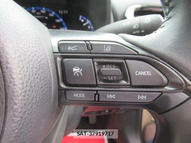Toyota YARIS CROSS 2021-10 7621655-16