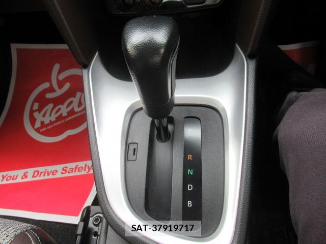 Toyota YARIS CROSS 2021-10 7621655-18