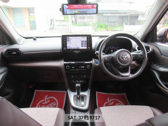 Toyota YARIS CROSS 2021-10 7621655-1