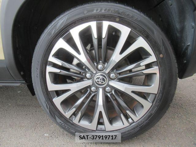Toyota YARIS CROSS 2021-10 7621655-24