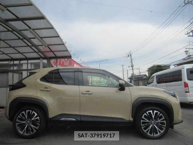 Toyota YARIS CROSS 2021-10 7621655-3