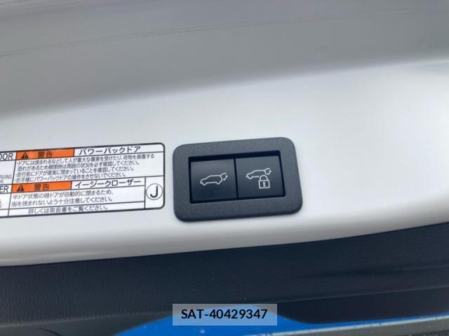 Toyota YARIS CROSS 2023-05 7621652-11