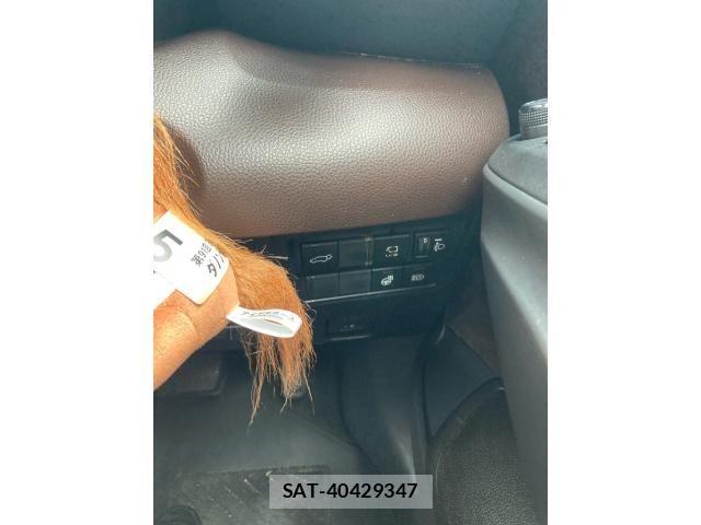 Toyota YARIS CROSS 2023-05 7621652-14