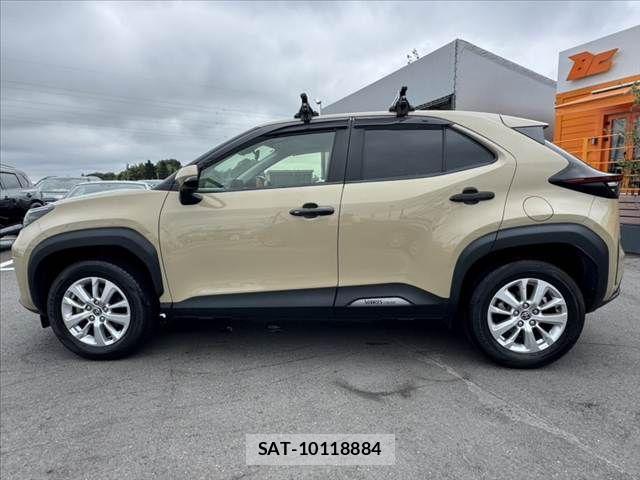 Toyota YARIS CROSS 2022-03 7621658-10