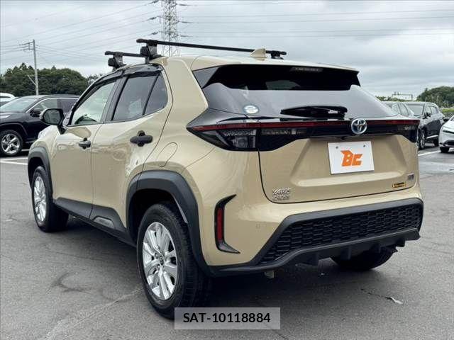 Toyota YARIS CROSS 2022-03 7621658-12