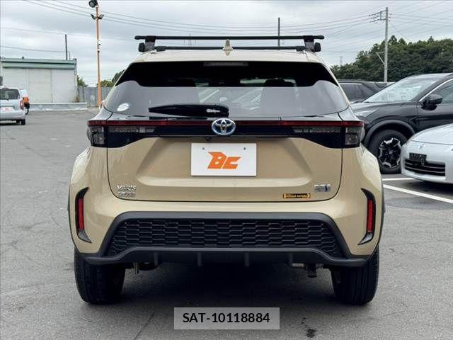Toyota YARIS CROSS 2022-03 7621658-13