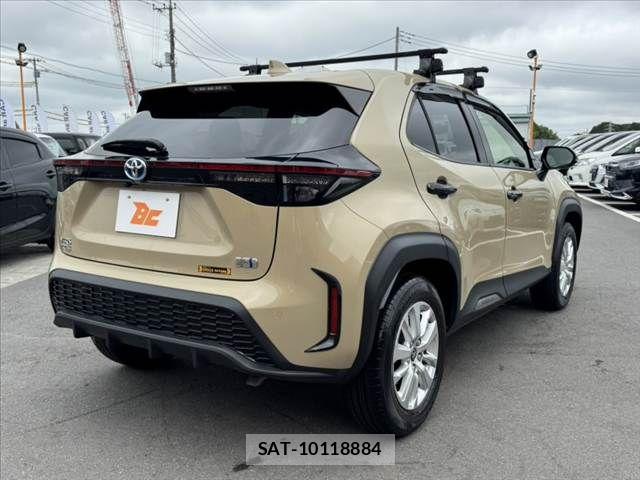 Toyota YARIS CROSS 2022-03 7621658-14