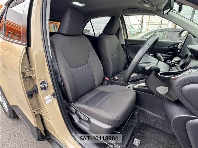 Toyota YARIS CROSS 2022-03 7621658-15