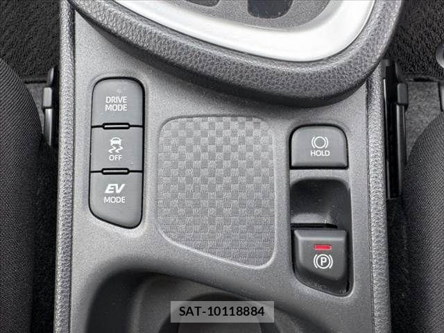 Toyota YARIS CROSS 2022-03 7621658-24