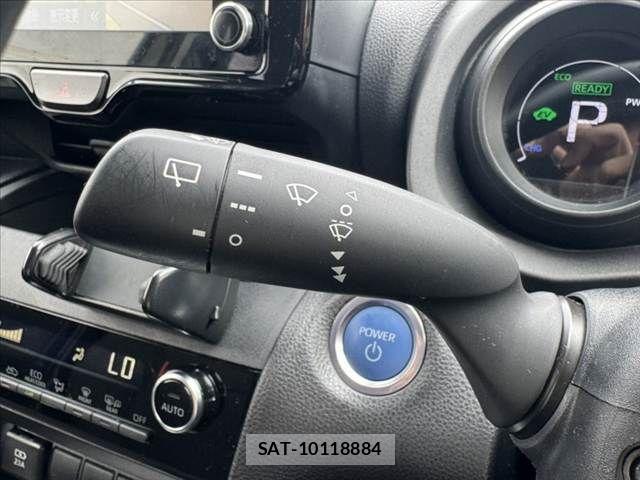 Toyota YARIS CROSS 2022-03 7621658-28