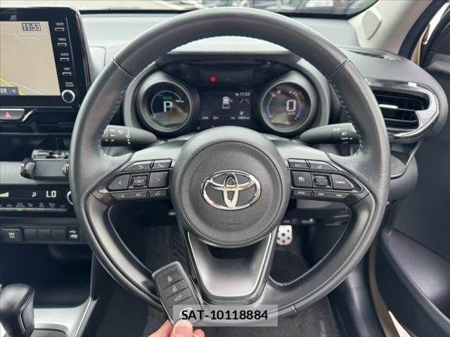 Toyota YARIS CROSS 2022-03 7621658-6