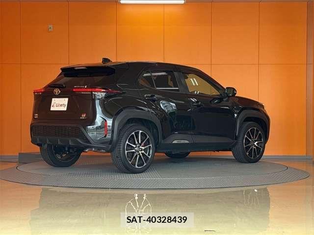 Toyota YARIS CROSS 2025-03 7621615-11