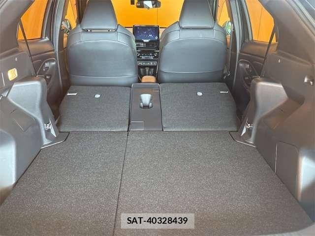 Toyota YARIS CROSS 2025-03 7621615-16