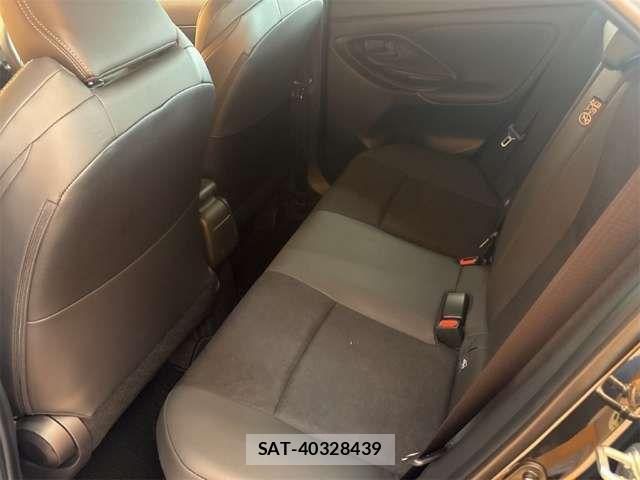 Toyota YARIS CROSS 2025-03 7621615-19