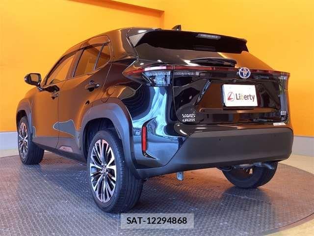 Toyota YARIS CROSS 2021-02 7621632-13