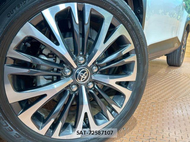 Toyota YARIS CROSS 2023-06 7621618-12