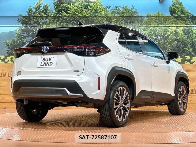 Toyota YARIS CROSS 2023-06 7621618-16