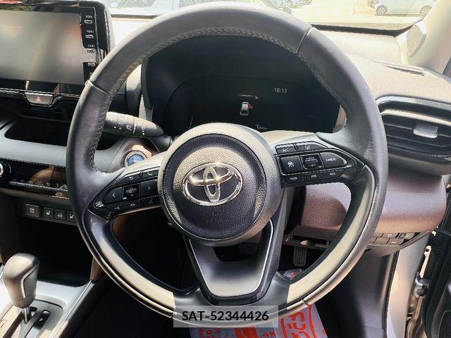 Toyota YARIS CROSS 2021-09 7621656-12