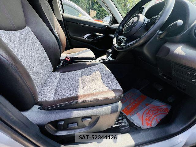 Toyota YARIS CROSS 2021-09 7621656-7