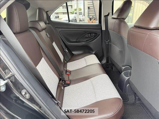 Toyota YARIS CROSS 2020-12 7621670-25