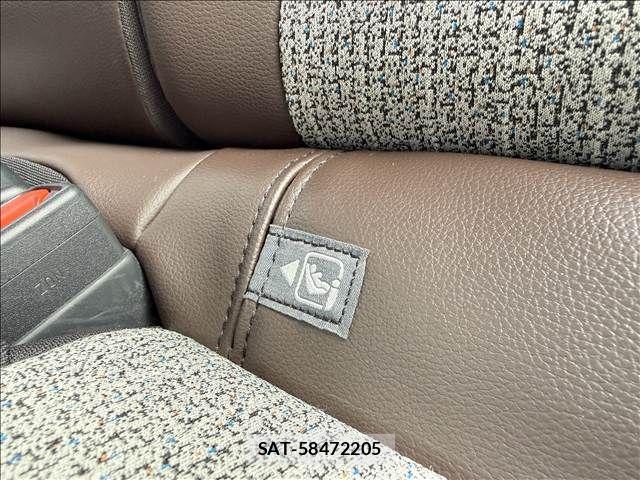 Toyota YARIS CROSS 2020-12 7621670-28