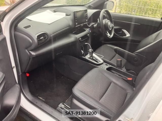 Toyota YARIS CROSS 2023-10 7621653-14