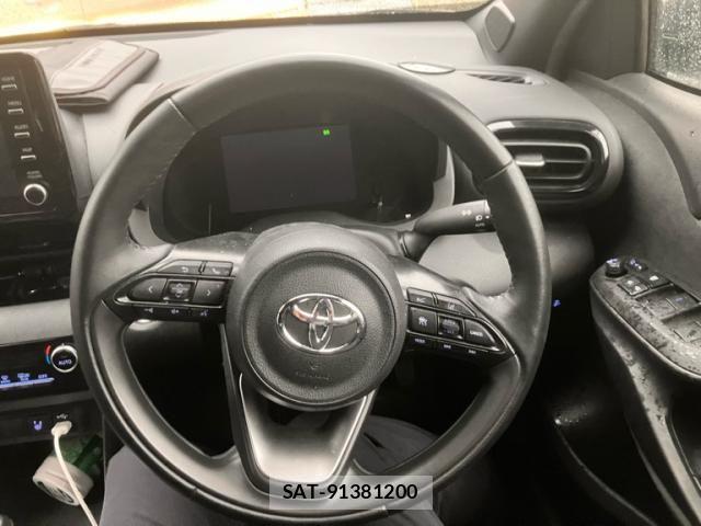 Toyota YARIS CROSS 2023-10 7621653-19