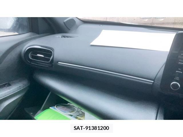Toyota YARIS CROSS 2023-10 7621653-25