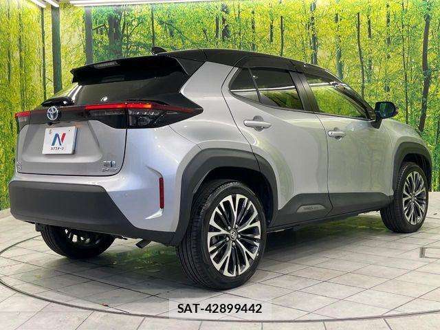 Toyota YARIS CROSS 2022-08 7621637-16