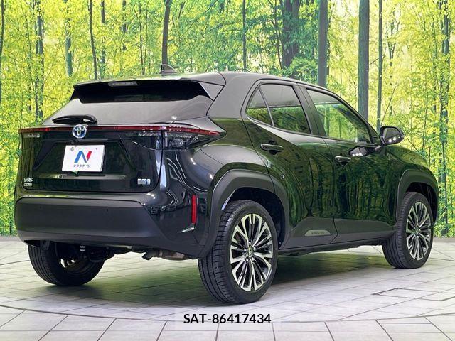 Toyota YARIS CROSS 2021-07 7621654-16