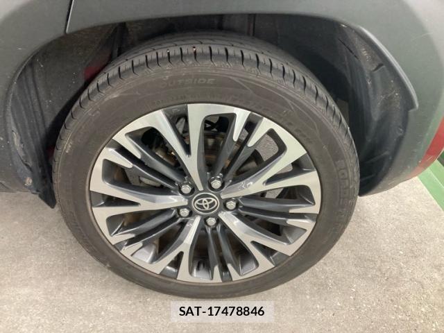Toyota YARIS CROSS 2022-02 7621660-10