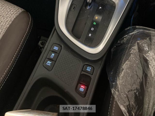 Toyota YARIS CROSS 2022-02 7621660-23