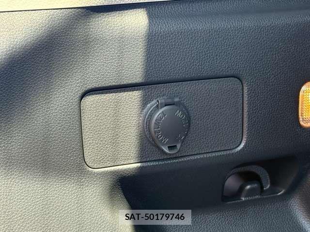 Toyota YARIS CROSS 2022-07 7621629-25
