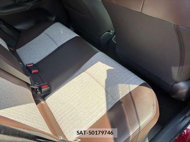 Toyota YARIS CROSS 2022-07 7621629-27