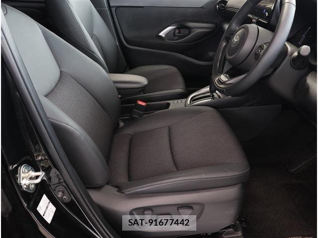 Toyota YARIS CROSS 2024-11 7731187-12