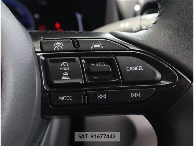 Toyota YARIS CROSS 2024-11 7731187-28