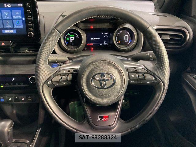 Toyota YARIS CROSS 2023-10 7731170-10