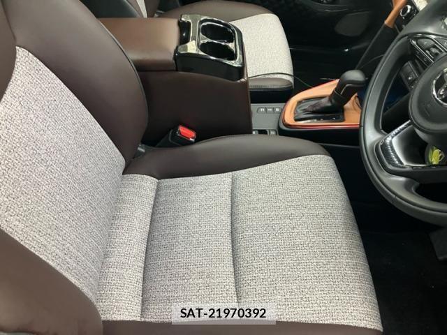 Toyota YARIS CROSS 2020-10 7790819-13