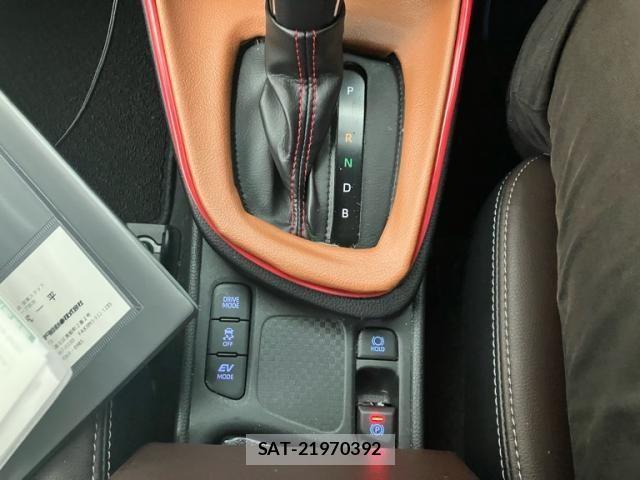 Toyota YARIS CROSS 2020-10 7790819-28
