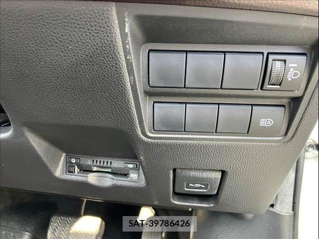 Toyota YARIS CROSS 2020-10 7790818-17