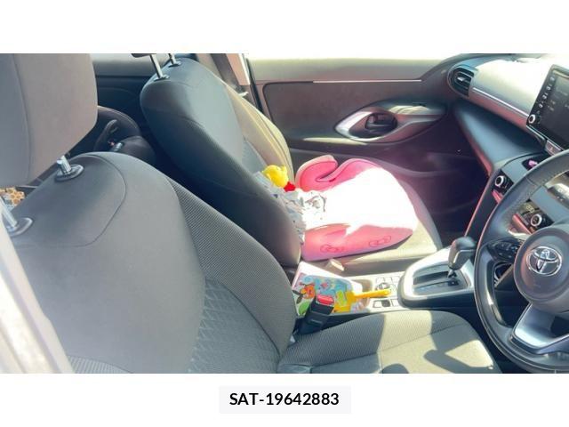 Toyota YARIS CROSS 2022-12 7880799-17