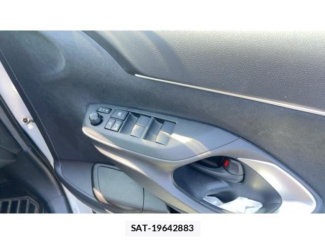 Toyota YARIS CROSS 2022-12 7880799-8
