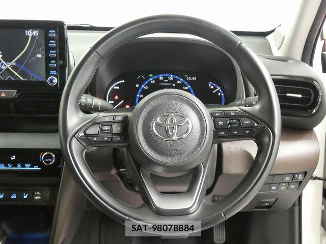 Toyota YARIS CROSS 2022-08 7880786-18
