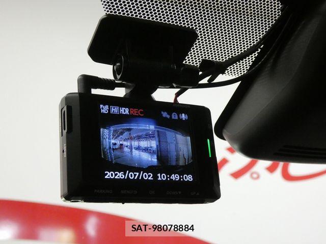 Toyota YARIS CROSS 2022-08 7880786-23