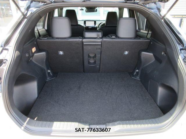 Toyota YARIS CROSS 2025-10 7880779-16