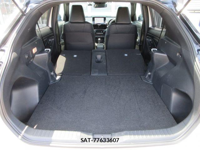 Toyota YARIS CROSS 2025-10 7880779-17