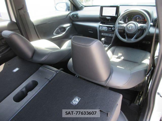 Toyota YARIS CROSS 2025-10 7880779-19