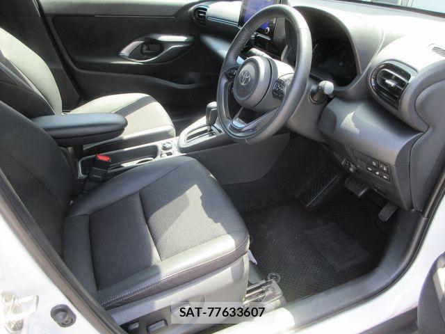 Toyota YARIS CROSS 2025-10 7880779-3