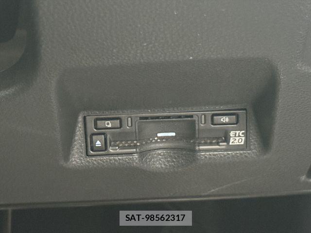 Toyota YARIS CROSS 2025-10 7880780-23