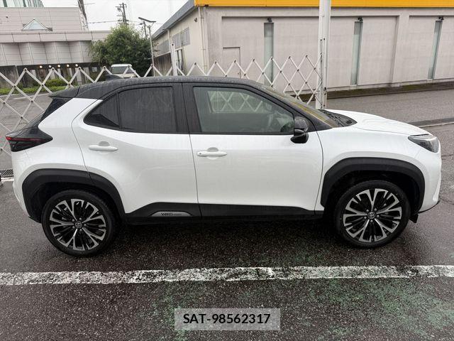 Toyota YARIS CROSS 2025-10 7880780-3